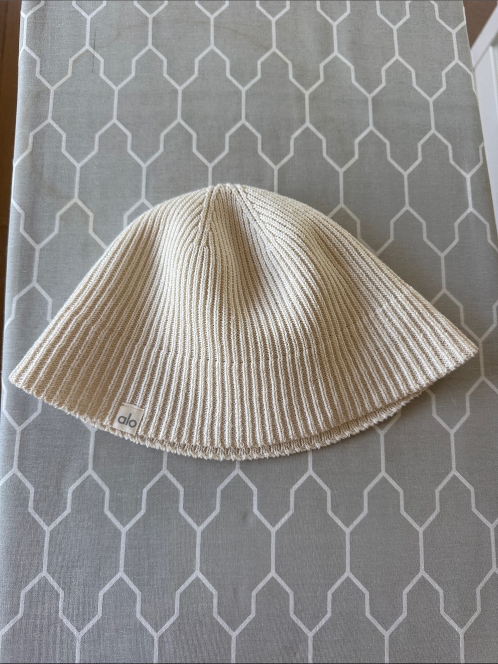 Alo Yoga Ribbed Knit Bucket Hat | Ivory/Cream | One Size | New!